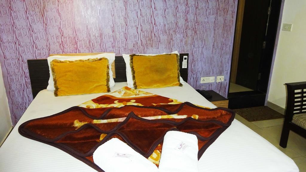 Hotel Durga International Νέο Δελχί Εξωτερικό φωτογραφία