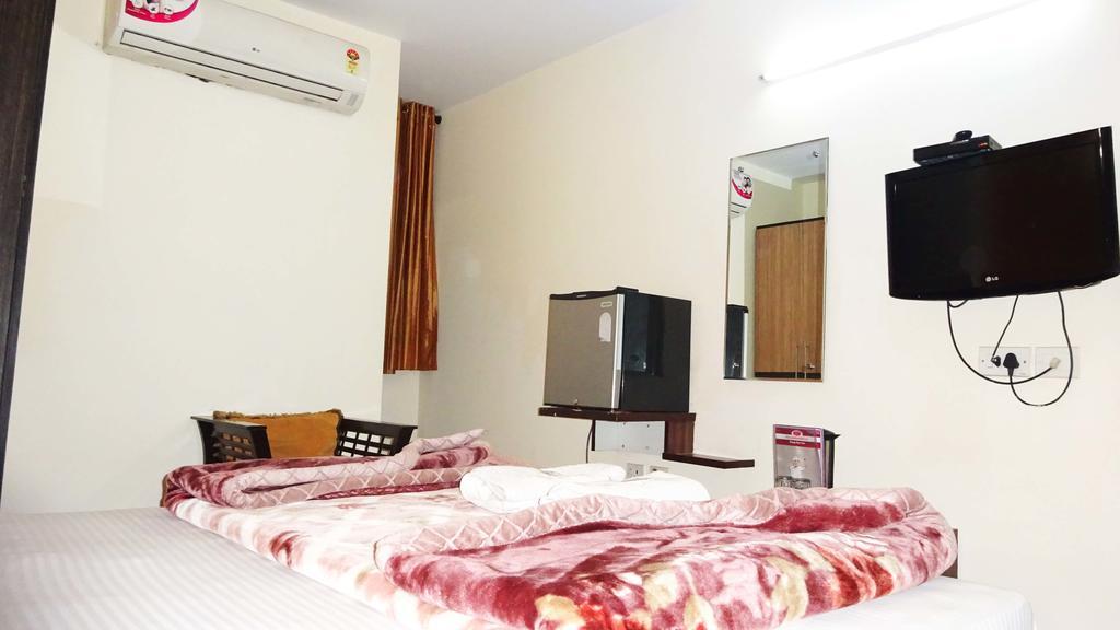 Hotel Durga International Νέο Δελχί Εξωτερικό φωτογραφία
