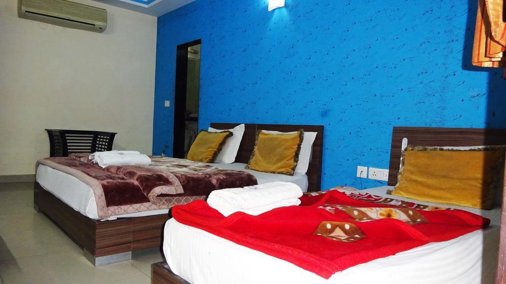 Hotel Durga International Νέο Δελχί Εξωτερικό φωτογραφία