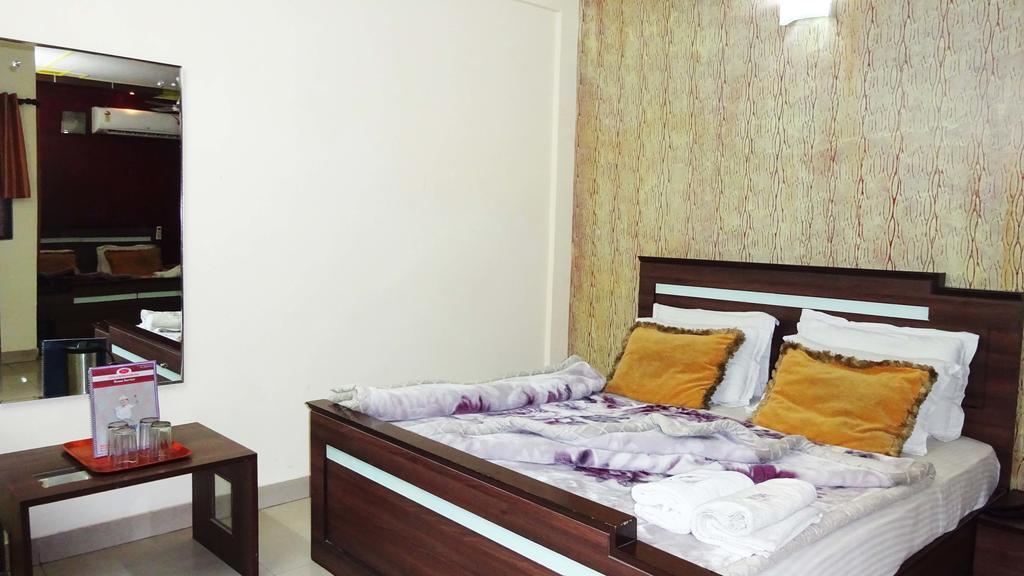 Hotel Durga International Νέο Δελχί Εξωτερικό φωτογραφία