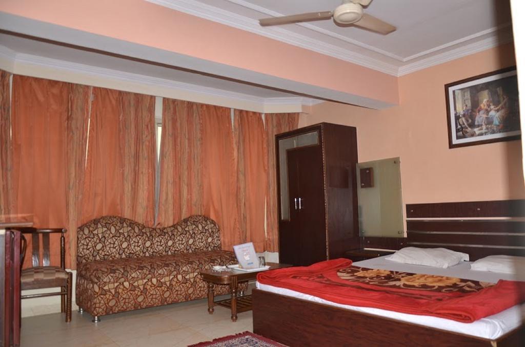 Hotel Durga International Νέο Δελχί Εξωτερικό φωτογραφία