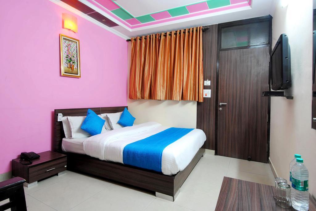 Hotel Durga International Νέο Δελχί Εξωτερικό φωτογραφία